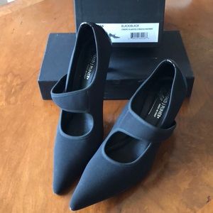 Donald J Pliner Size 9.5 N “Edna” Black on Black